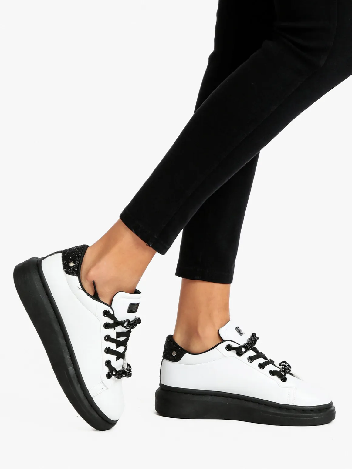 Saralòpez Sneakers donna con catene