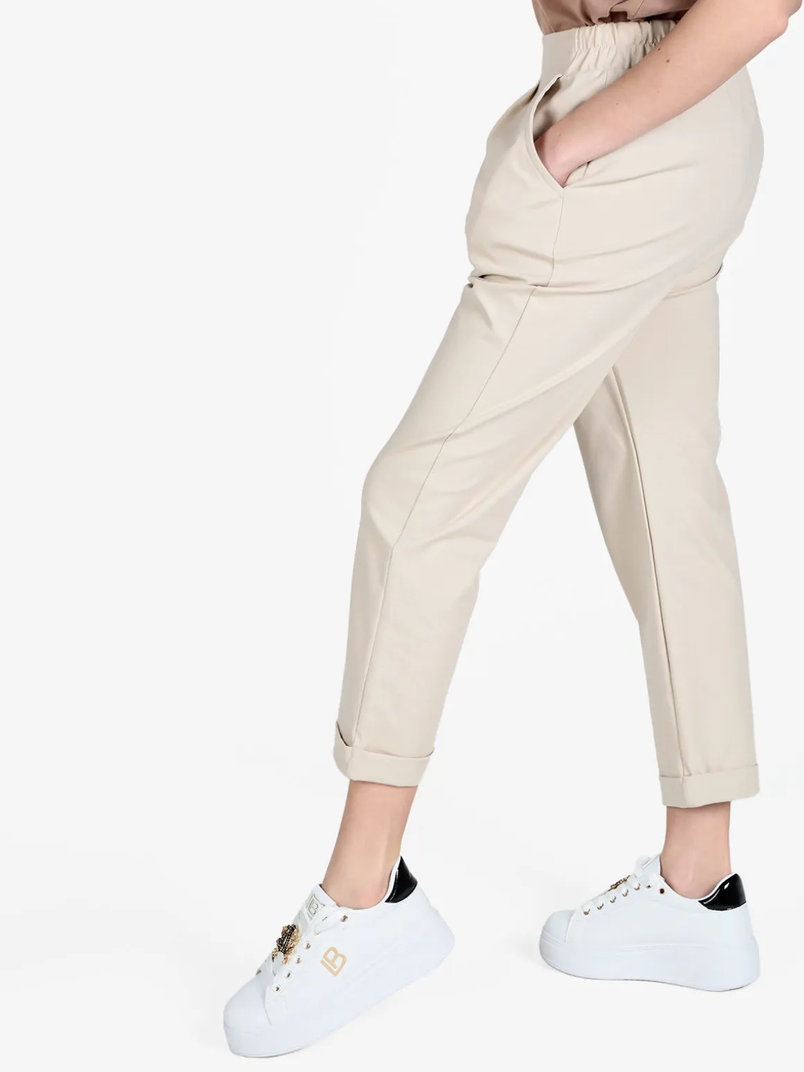 Sisan Pantaloni casual da donna con risvolto