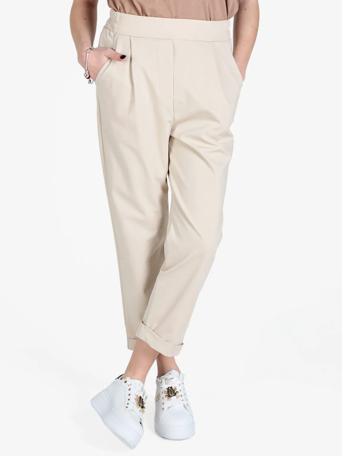 Sisan Pantaloni casual da donna con risvolto