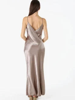 Solada Abito lungo da donna effetto raso con spalline sottili - fango
