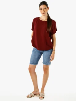 Solada Blusa donna in viscosa a maniche corte con bottoni decorati sul retro - bordeaux