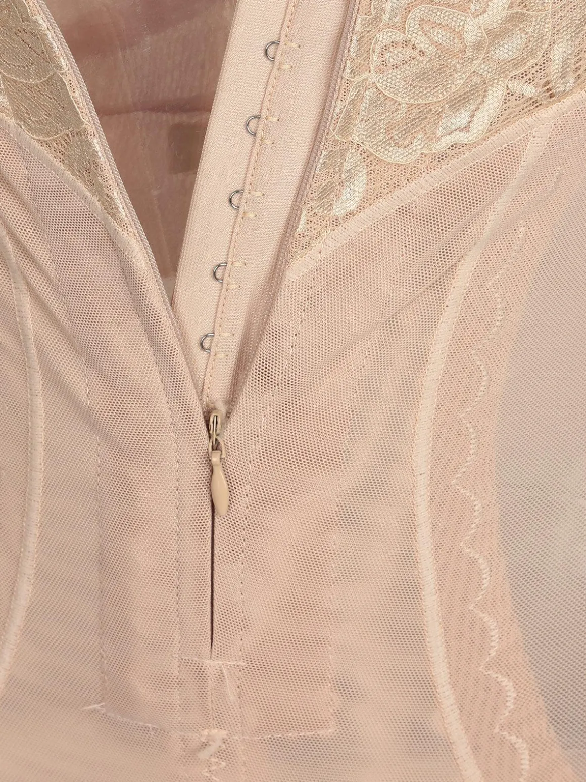Solada Body modellante con pizzo