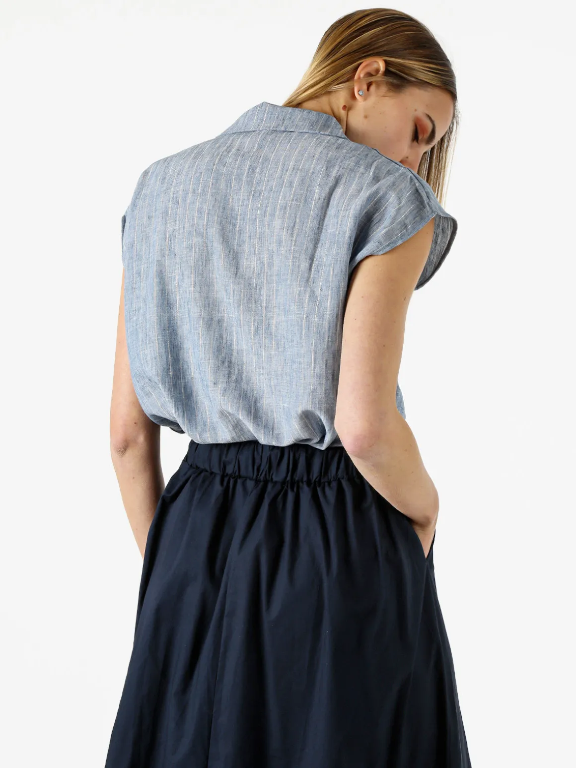 Solada Camicia donna in misto lino e cotone senza maniche a righe verticali - azzurro