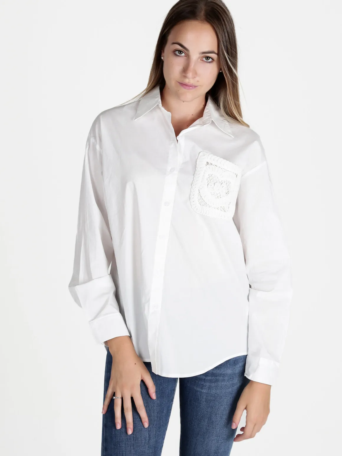 Solada Camicia donna oversize con taschino ricamato