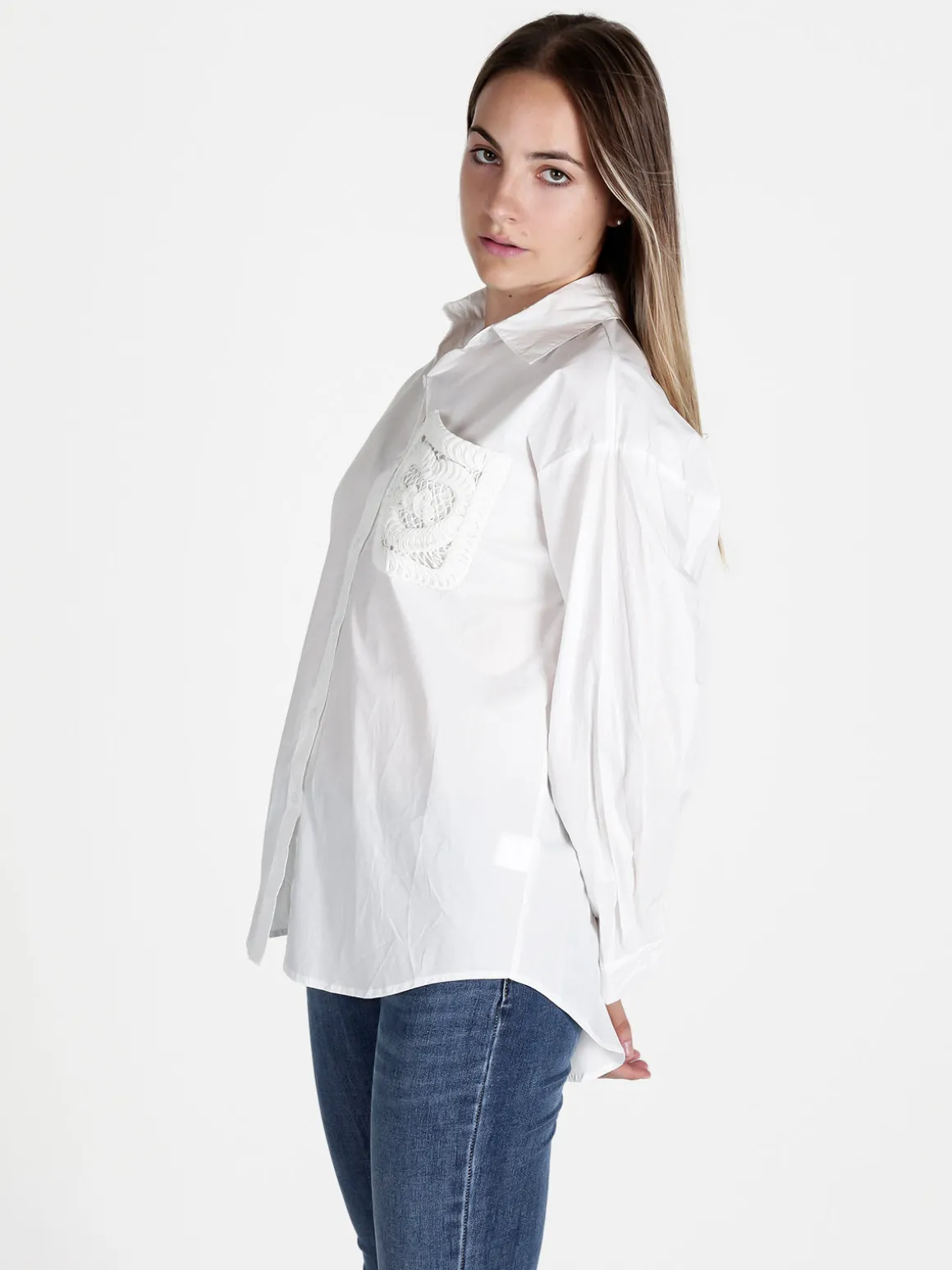 Solada Camicia donna oversize con taschino ricamato