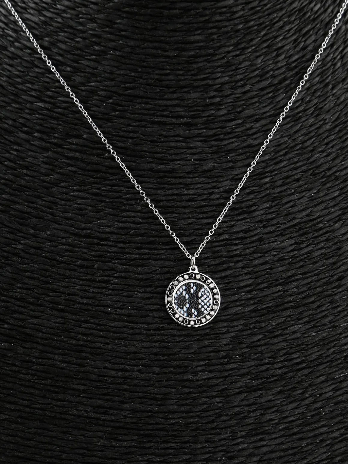 Solada Collana con ciondolo e strass