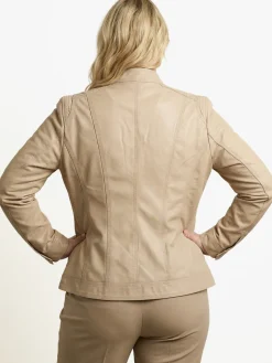 Solada Giacca in ecopelle da donna taglie grandi - beige