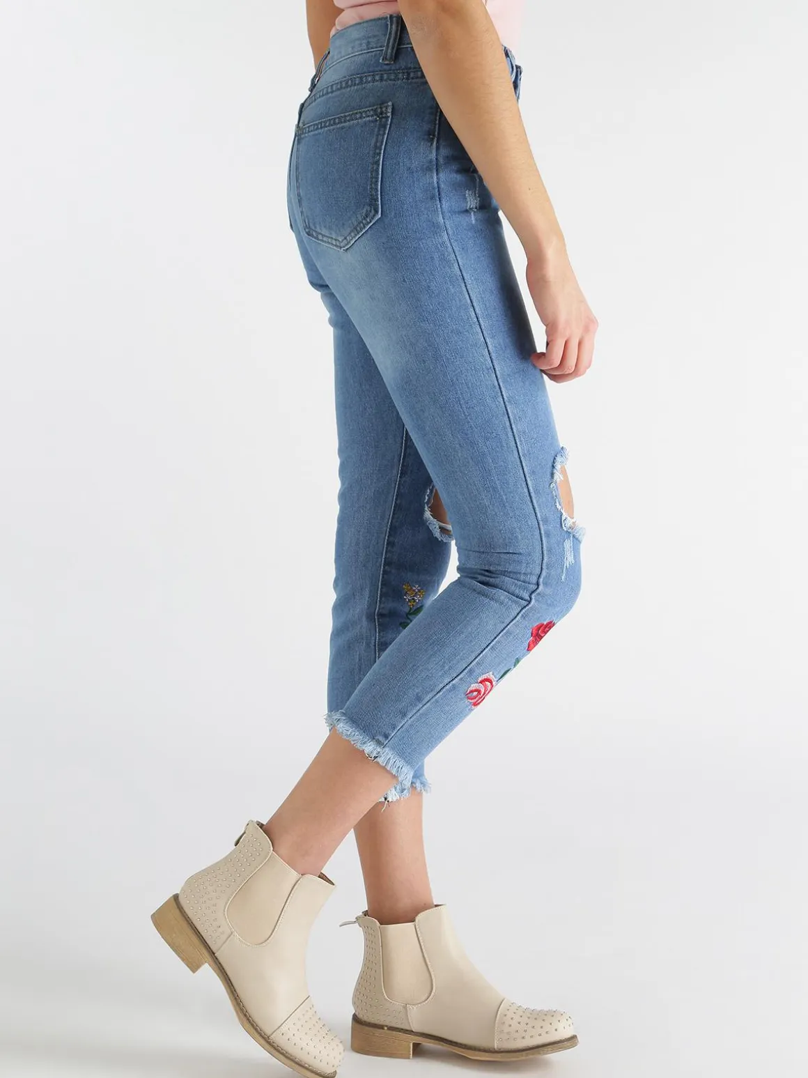 Solada Jeans boyfriend strappati con ricami fiorati