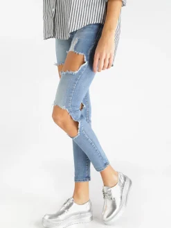 Solada Jeans strappato a vita bassa