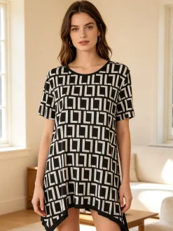 Solada Maxi blusa da donna a maniche corte con stampa greca - nero