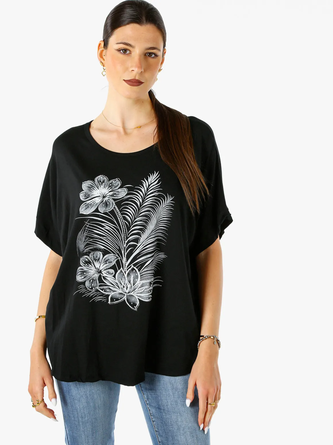 Solada Maxi t-shirt donna in viscosa con stampa fiori e dettagli micro borchie - nero