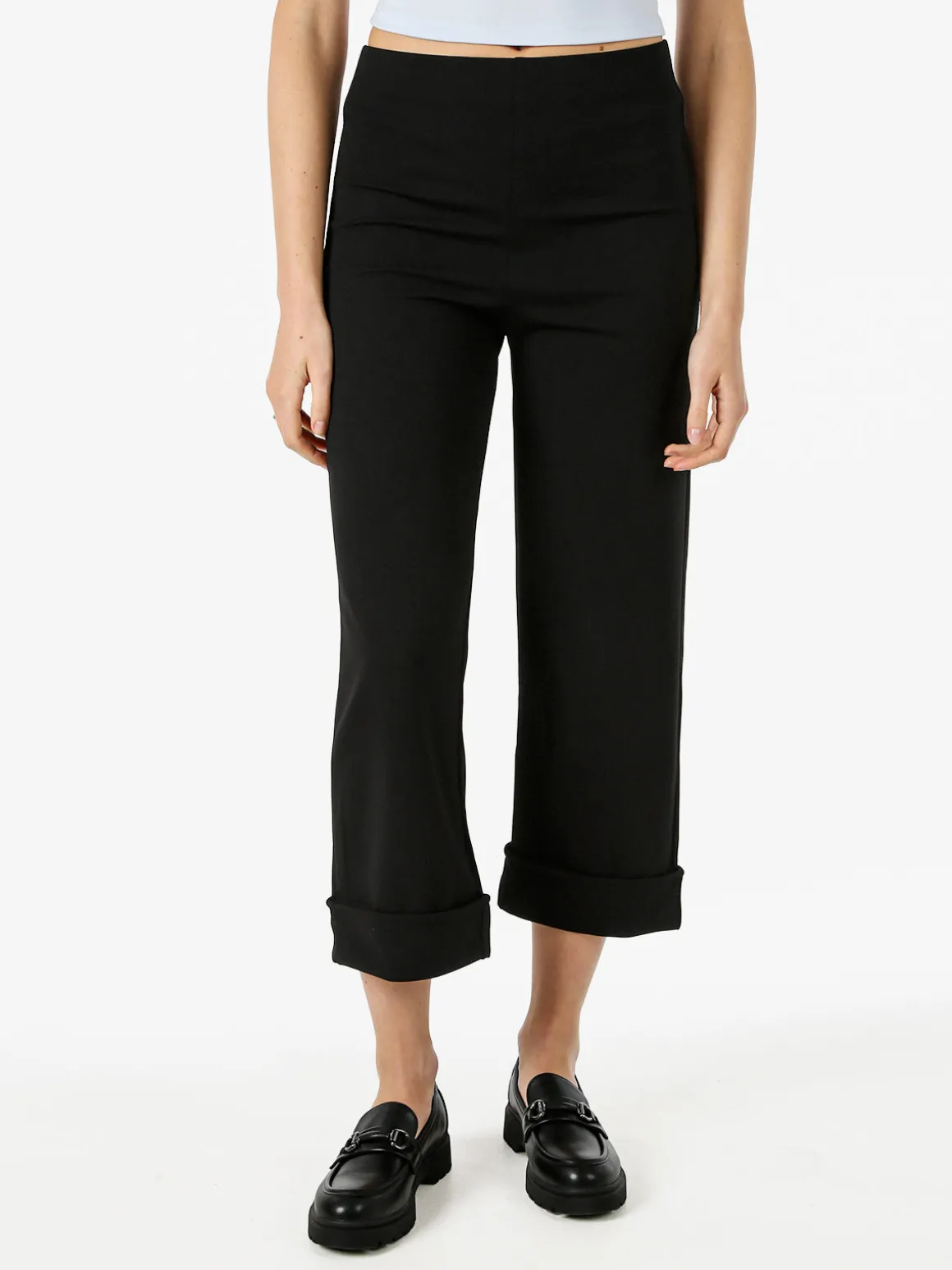 Solada Pantaloni donna cropped a vita alta con risvolto alto - nero