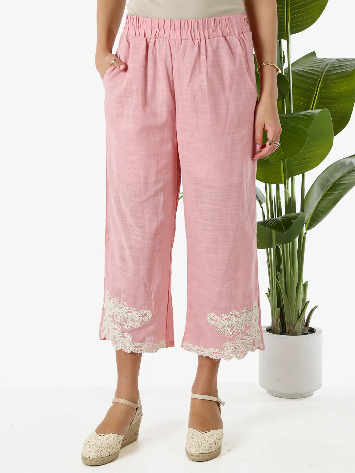 Solada Pantaloni donna culotte in misto lino e cotone con ricami sul finale - rosa