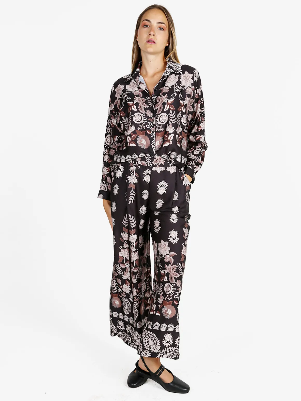 Solada Pantaloni donna effetto raso con stampe - nero