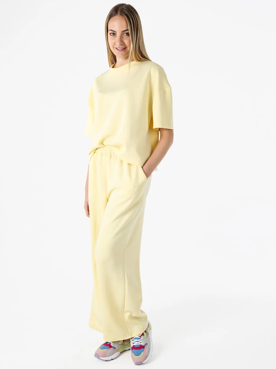 Solada Pantaloni donna in felpa a gamba larga - giallo