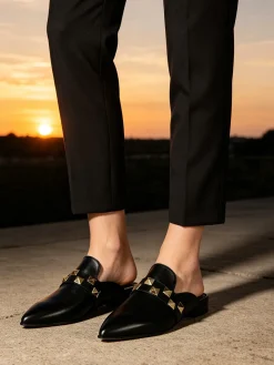 Solada Sabot in pelle donna con borchie