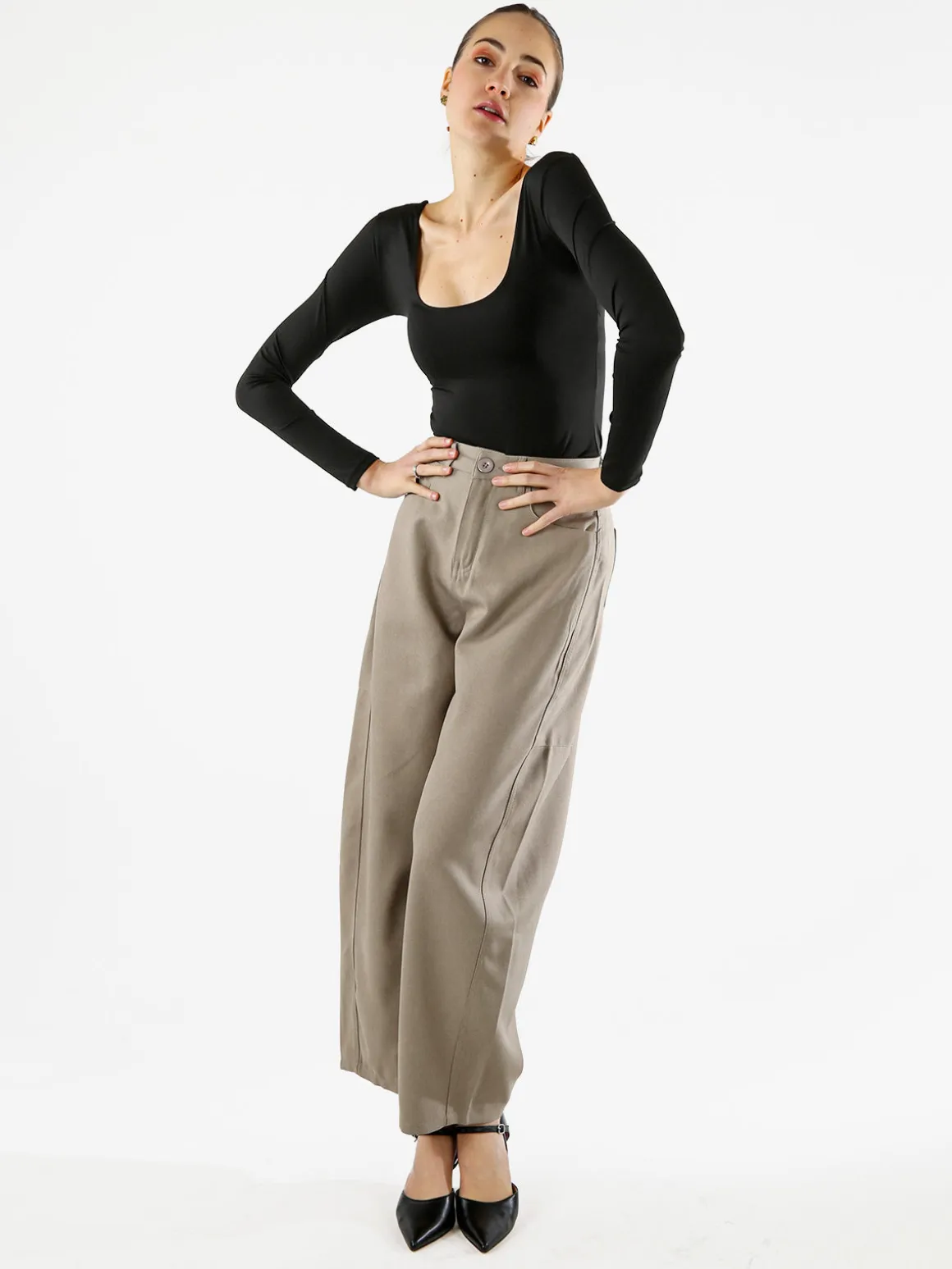 Solada Top body donna a maniche lunghe con scollo davanti e dietro - nero