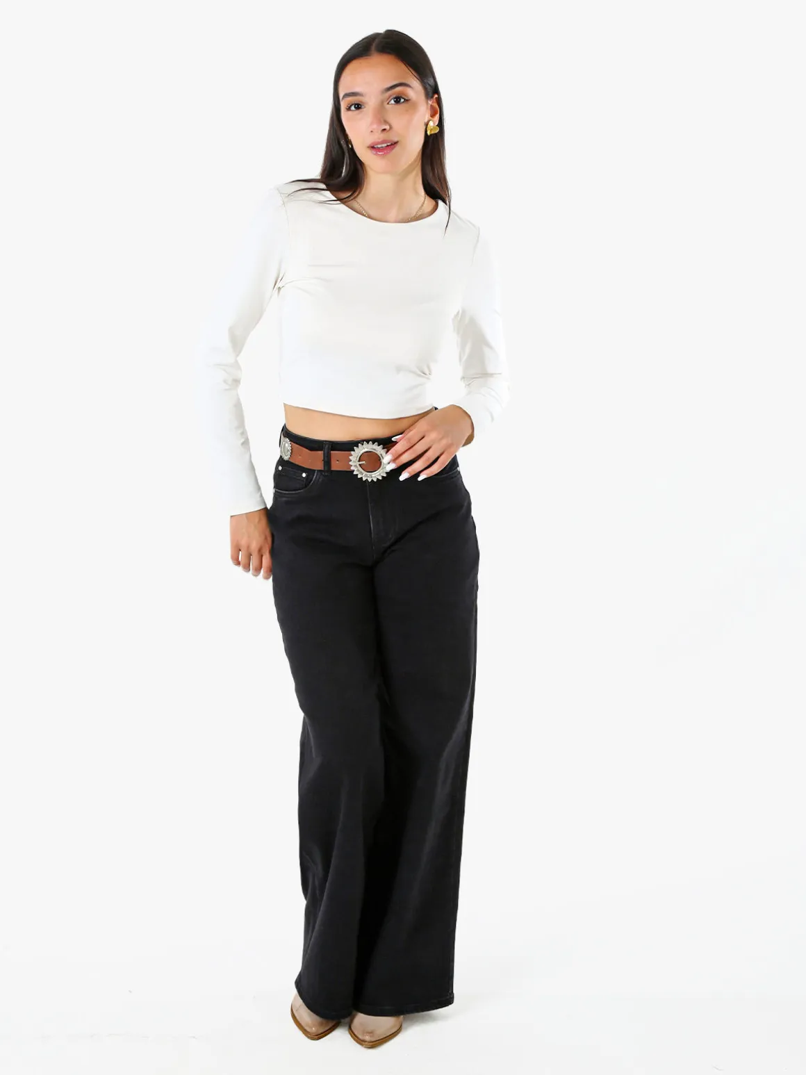 Solada Top donna cropped a maniche lunghe con scollo tondo - bianco