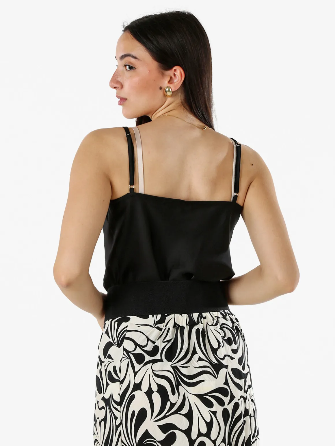Solada Top donna effetto raso con scollo in pizzo e spalline strette - nero