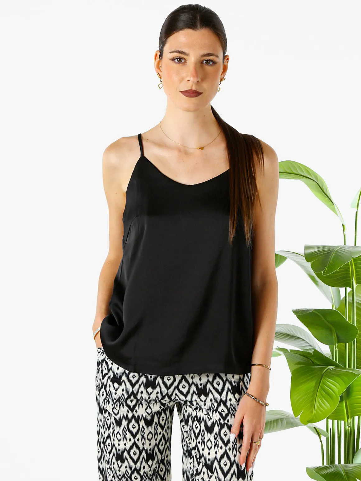 Solada Top donna effetto raso con spalline strette - nero