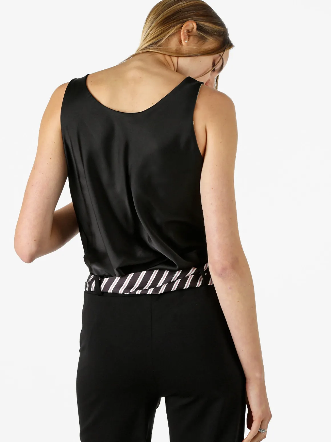 Solada Top donna effetto raso con scollo a cascata - nero