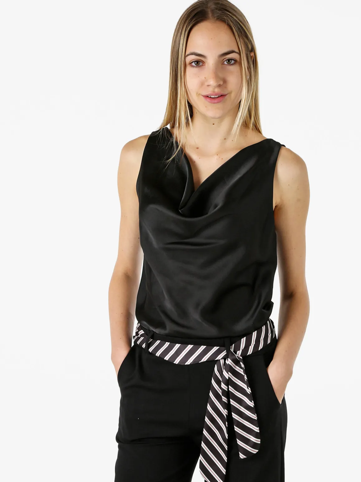 Solada Top donna effetto raso con scollo a cascata - nero