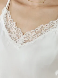 Solada Top donna effetto raso con scollo in pizzo e spalline strette - bianco