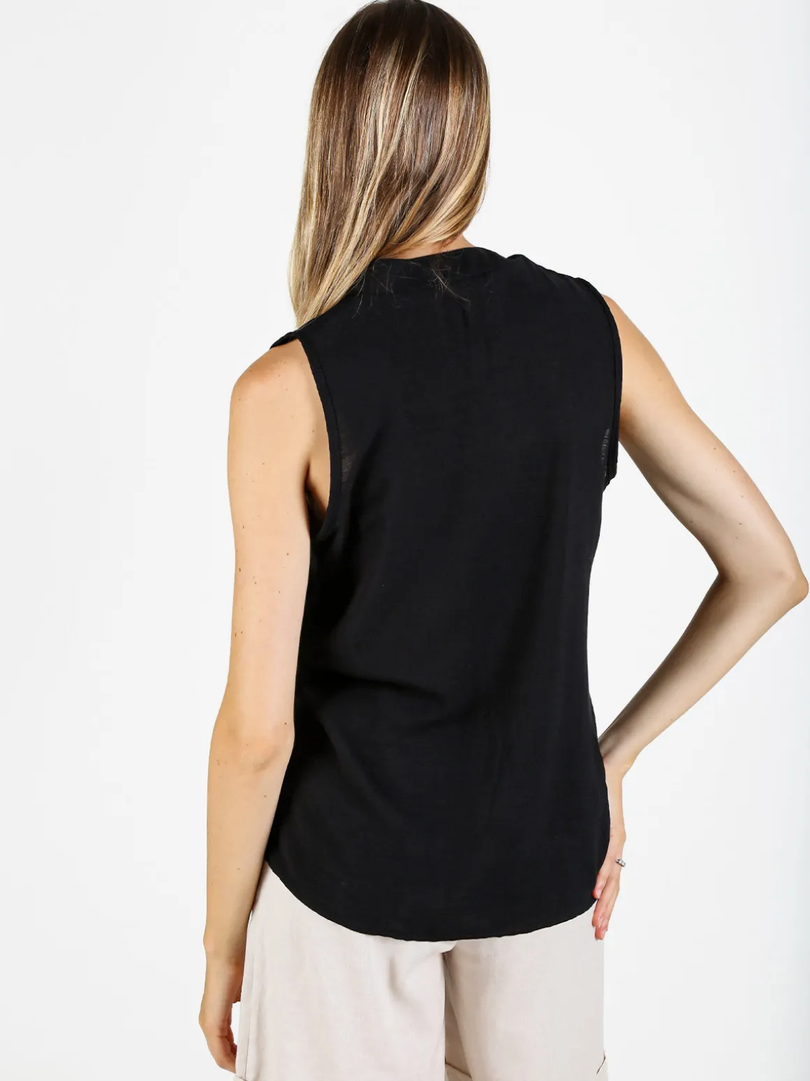 Solada Top donna in viscosa con scollo a V - nero