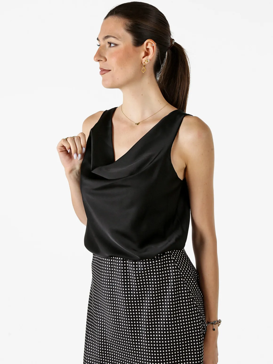 Solada Top donna smanicato con scollo a cascata in tessuto effetto raso - nero