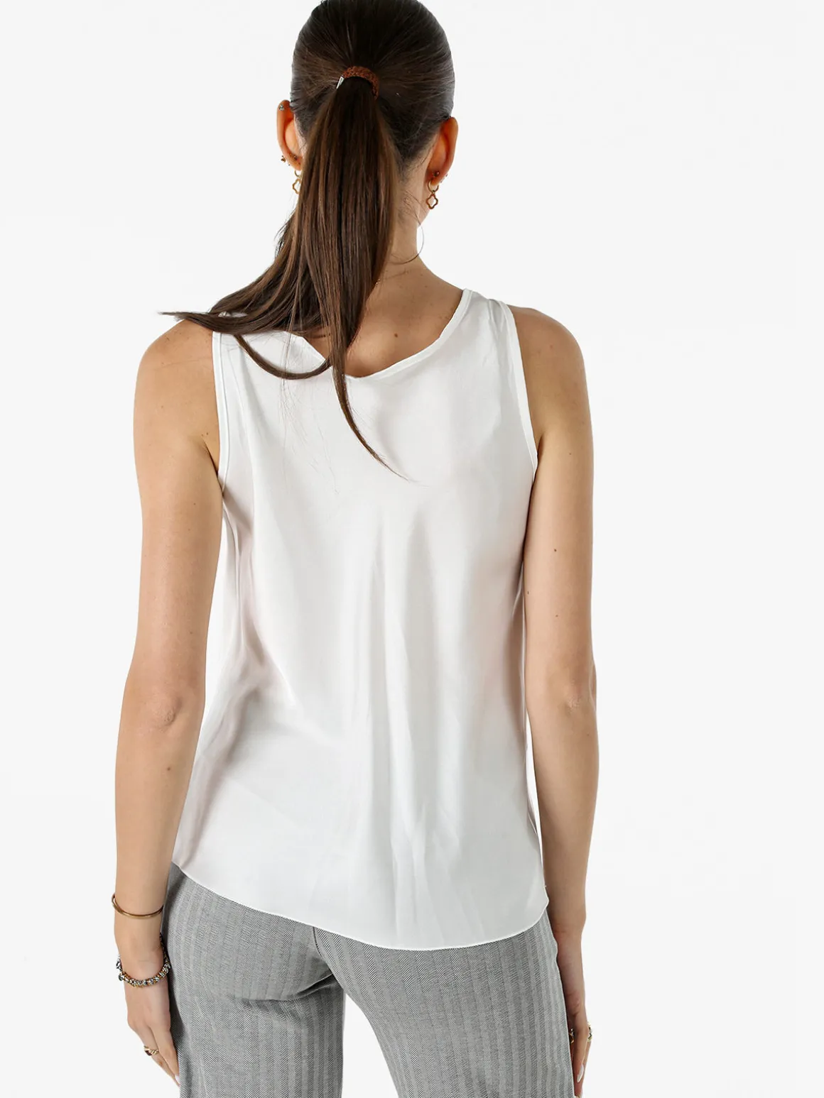 Solada Top donna smanicato con scollo a cascata in tessuto effetto raso - bianco