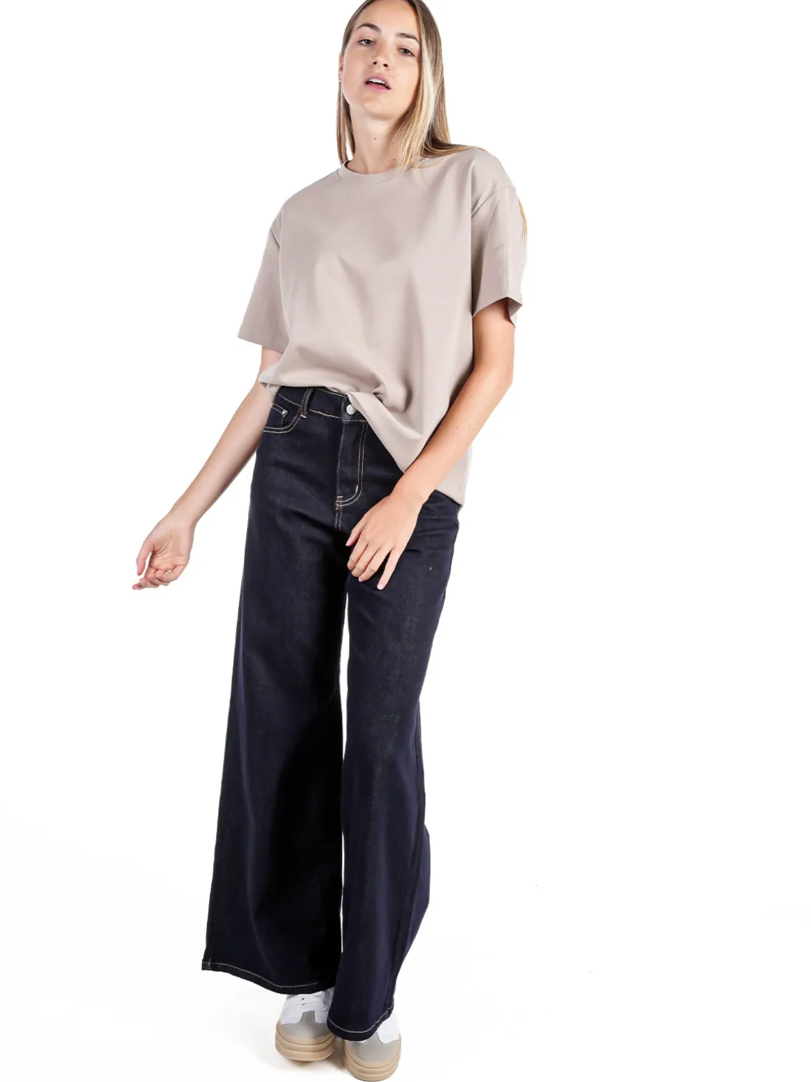 Solada T-shirt donna oversize in cotone - taupe