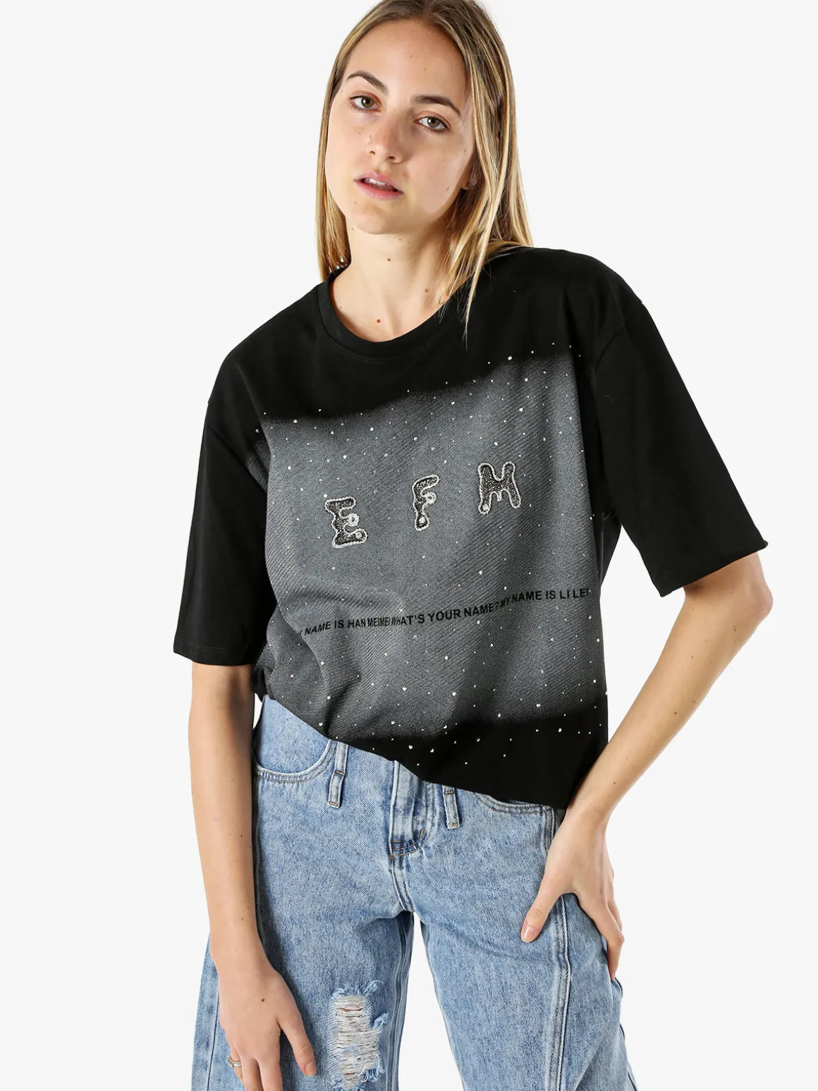 Solada T-shirt oversize da donna con lustrini e microborchie - nero
