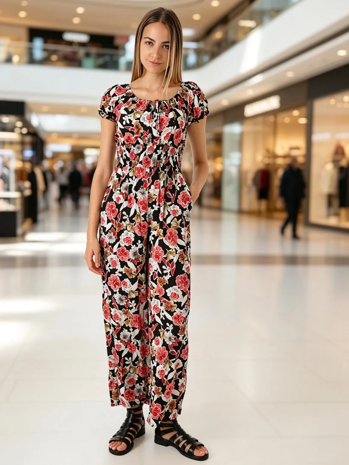 Solada Tuta jumpsuite da donna con stampa floreale e maniche corte - nero