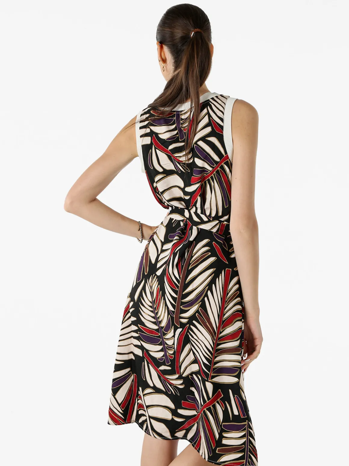 Solada Vestito smanicato da donna con stampe - nero