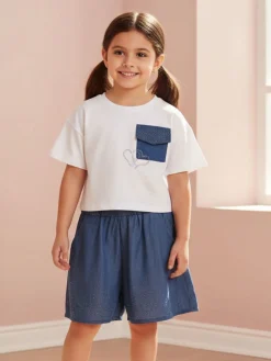 Sweet Junior Completo 2 pezzi corto da bambina con t-shirt cropped e shorts con micro borchie - bianco