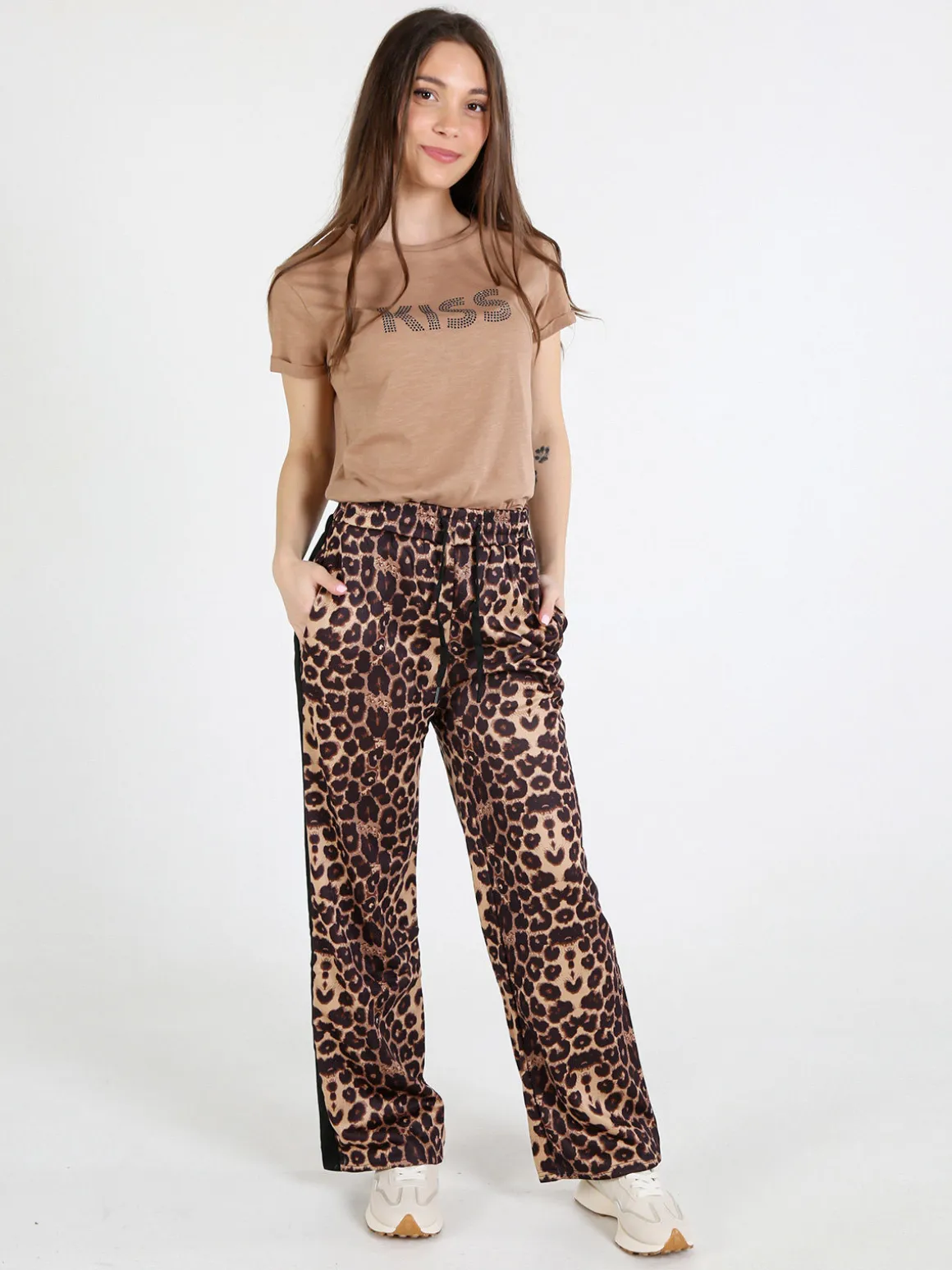 The People Rep T-shirt donna in cotone con borchie
