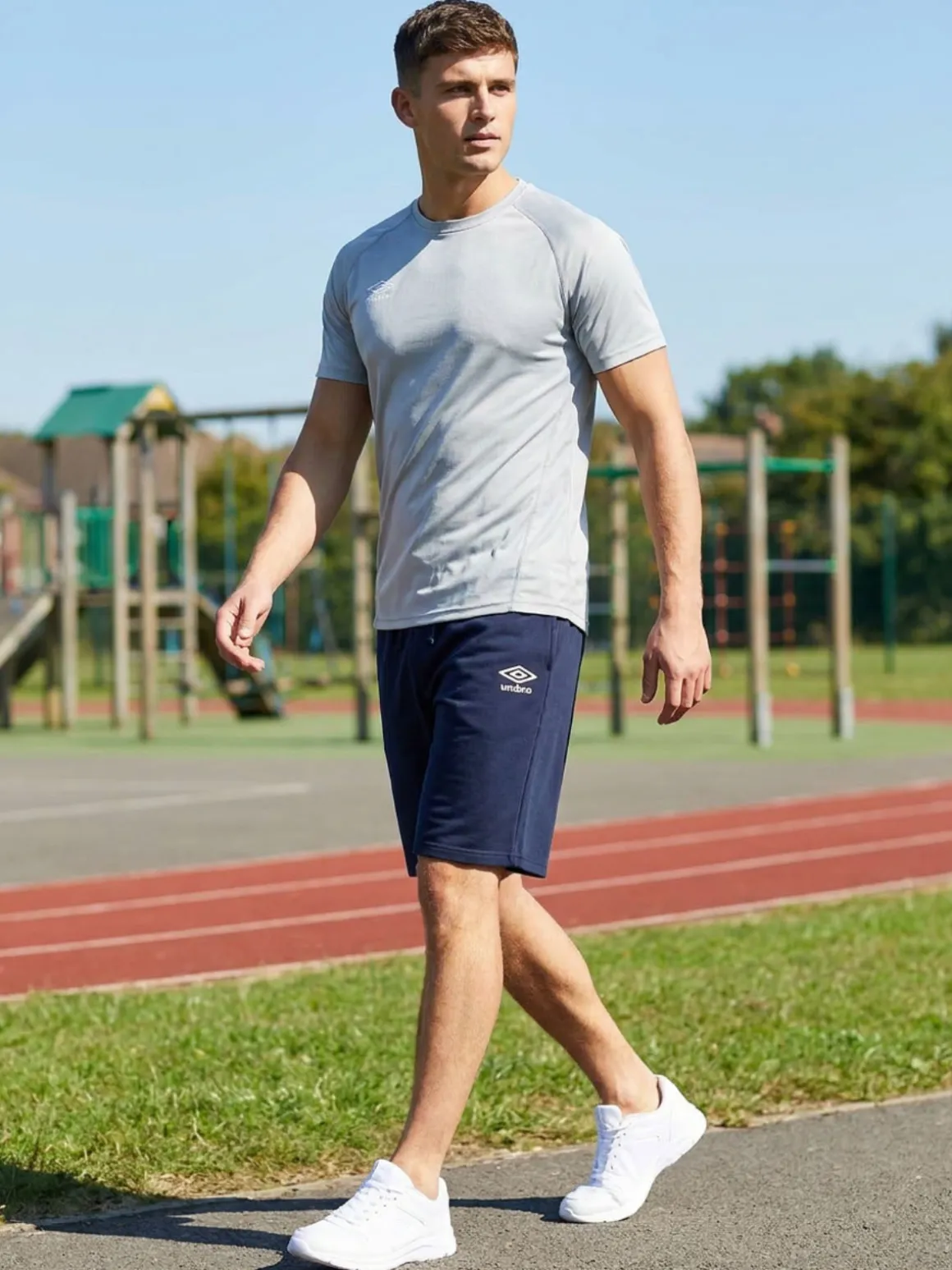 Umbro Bermuda sportivi da uomo in felpa di cotone con coulisse e logo - blu scuro