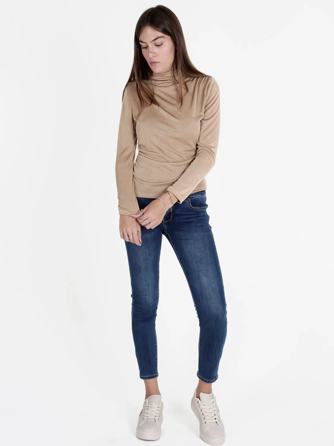 Unique Maglia donna accollata a maniche lunghe