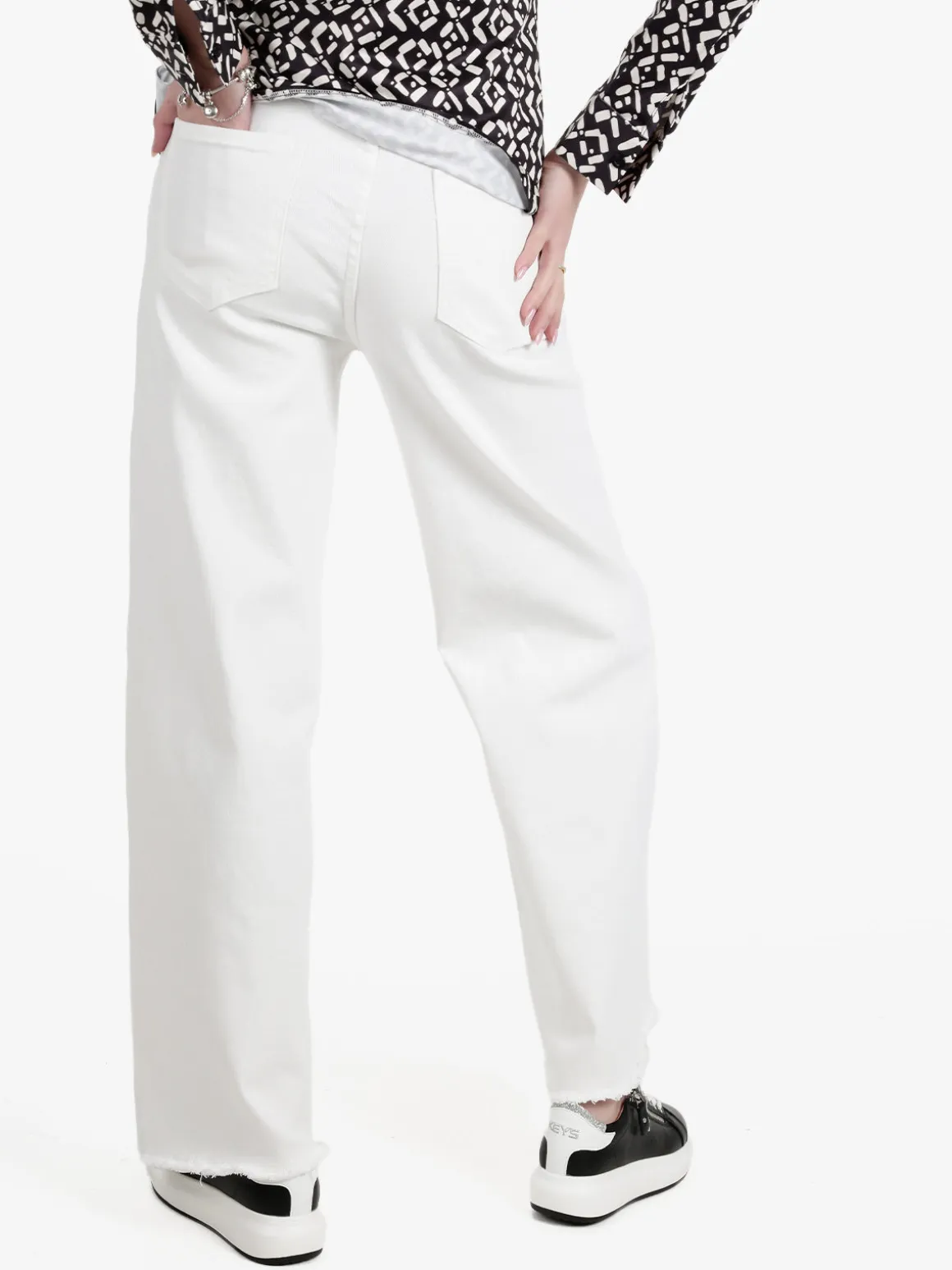 Vale Denim Jeans donna bianco wide leg con finale sfrangiato