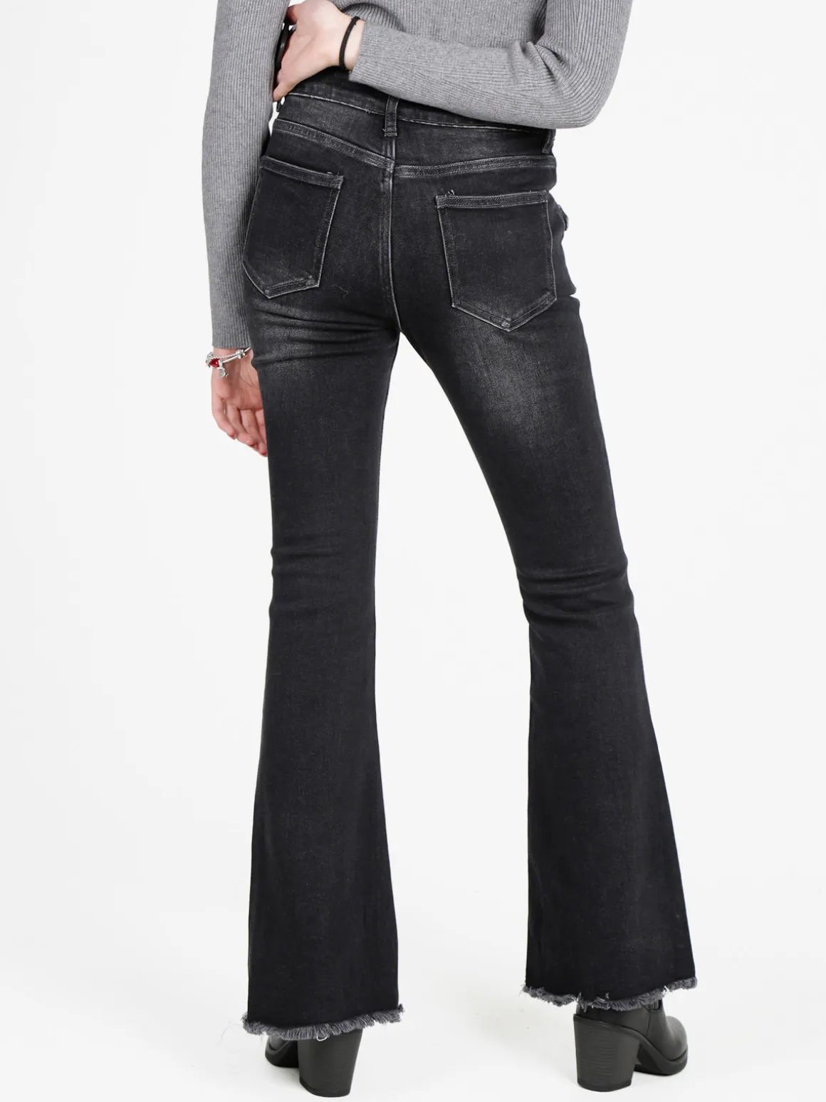 Vale Denim Jeans donna con tasche in vita e finale a zampa sfrangiato