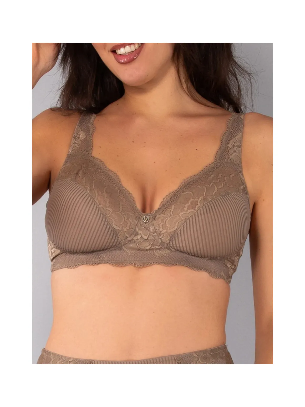 Verde Veronica AR10 Reggiseno preformato con pizzo senza ferretto coppa D - fango