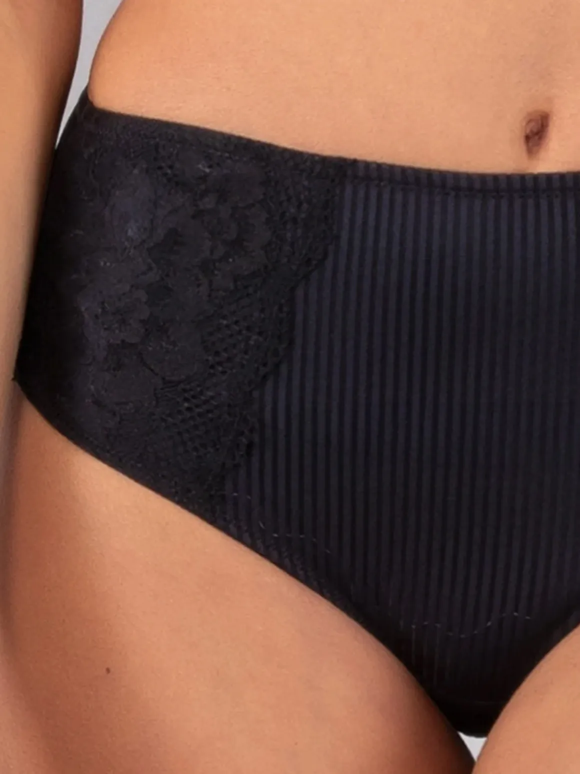 Verde Veronica AR35 Slip alto da donna con pizzo - nero