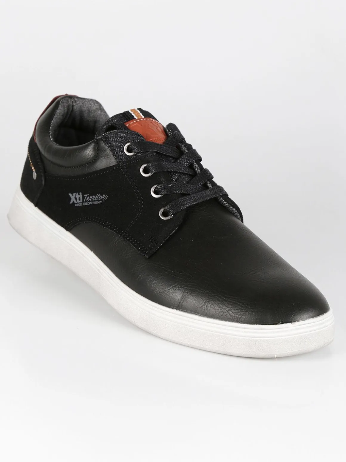 Xti Sneakers basse uomo in ecopelle