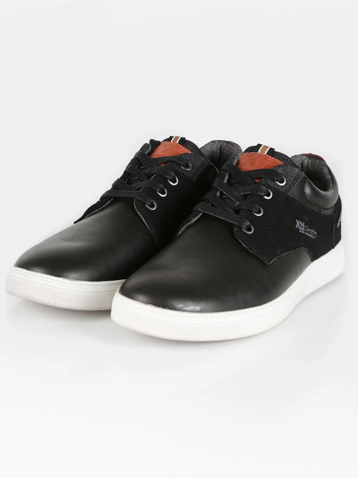 Xti Sneakers basse uomo in ecopelle